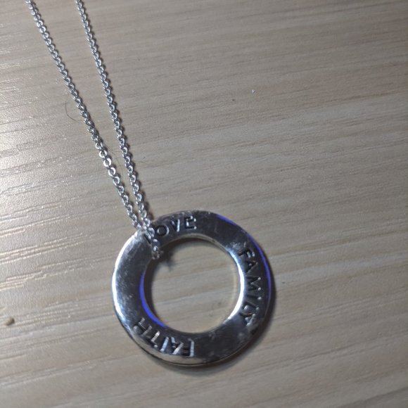 Silver Circle of Love Chain - Picture 2 of 5